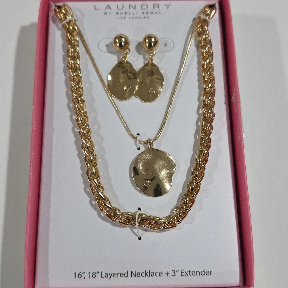 Laundry by Shelli Segal Gold-Tone Necklace & Earrings Set – Elegant Jewelry